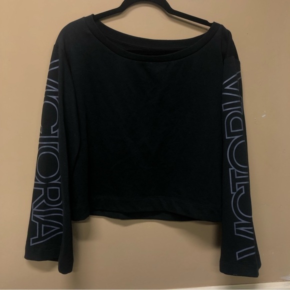 Victoria Sport Light Weight Black Cropped Sweater Big Spellout Sleeves Size XS - Picture 1 of 5